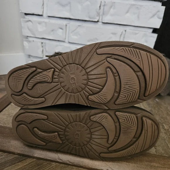 Ugg Kensington Brown Leather Moto Boots Sheepskin Lining Mid Calf Buckle Detail - Picture 12 of 16